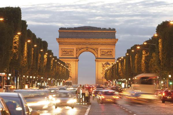 تور فرانسه: چرا خیابان شانزلیزه پاریس معروف است؟